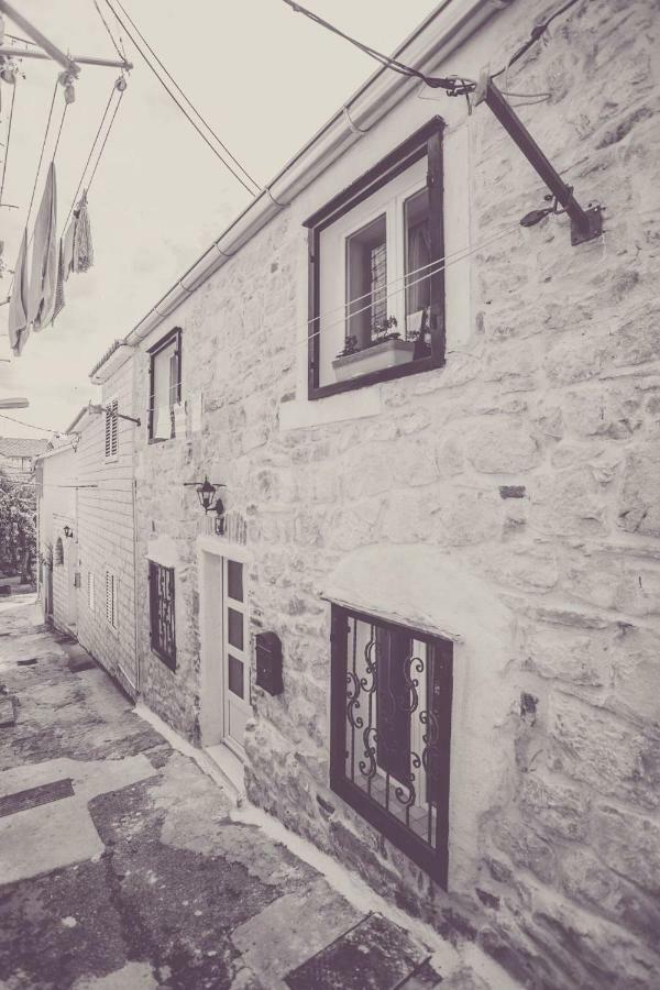 House "Anno 1881"-Center Of Split Appartement Buitenkant foto